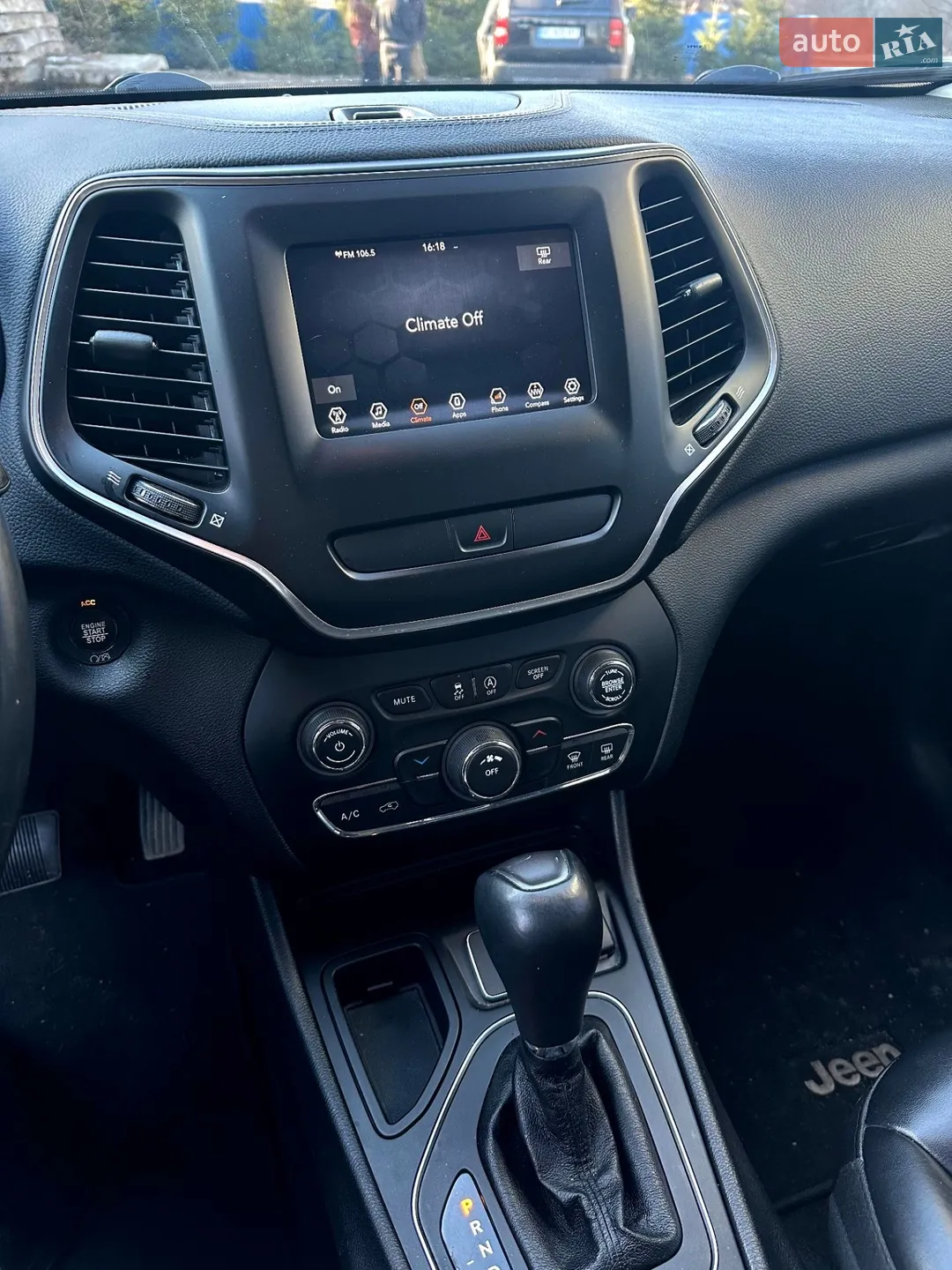 2018 Jeep Cherokee - мініатюра 28
