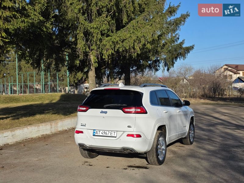 Внедорожник / Кроссовер Jeep Cherokee 2016 в Городенке