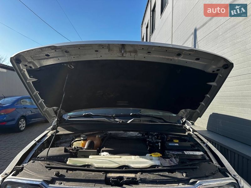 Позашляховик / Кросовер Jeep Cherokee 2008 в Прилуках