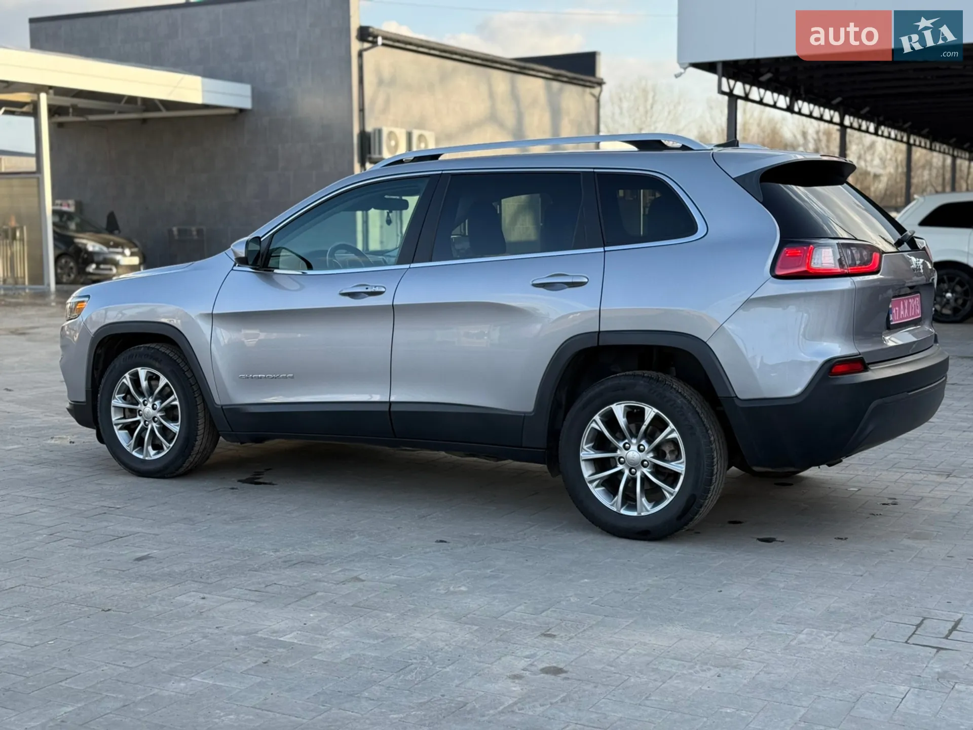 2018 Jeep Cherokee - мініатюра 9