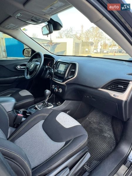 Внедорожник / Кроссовер Jeep Cherokee 2013 в Белой Церкви