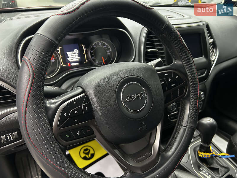 Внедорожник / Кроссовер Jeep Cherokee 2020 в Черновцах