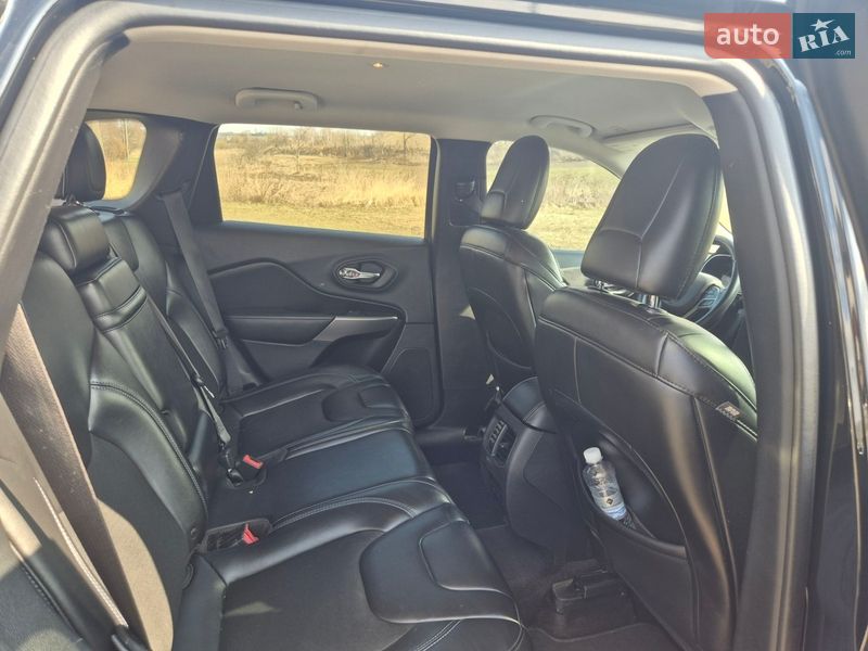 Внедорожник / Кроссовер Jeep Cherokee 2018 в Локачах