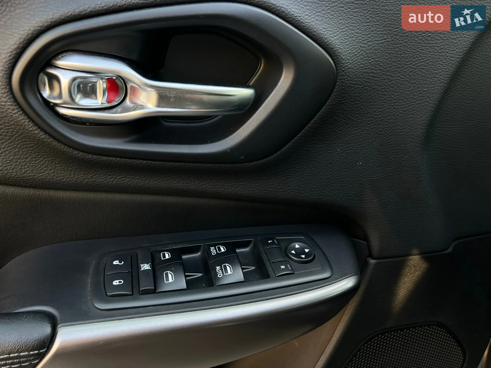 2018 Jeep Cherokee - мініатюра 18