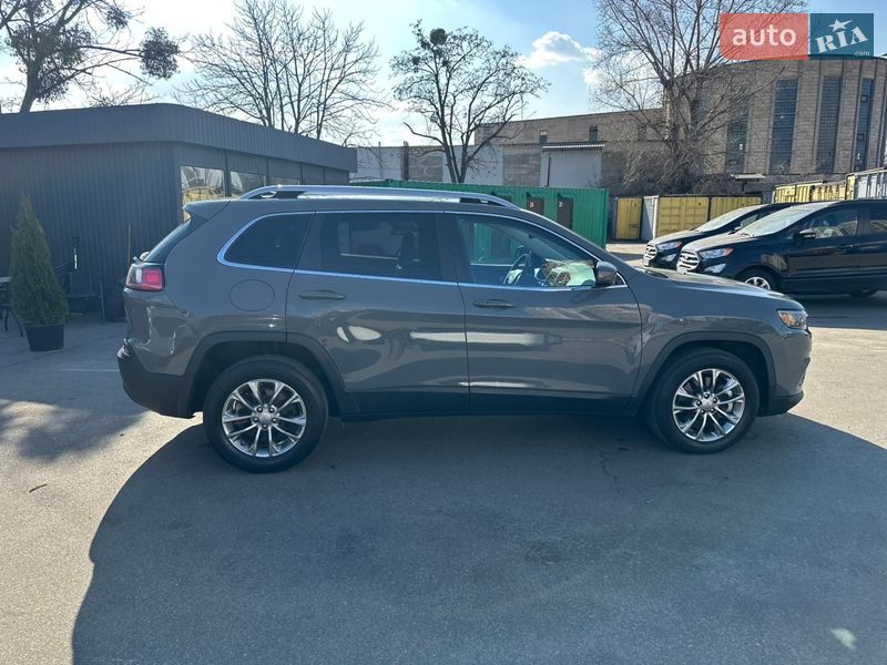 Внедорожник / Кроссовер Jeep Cherokee 2021 в Киеве