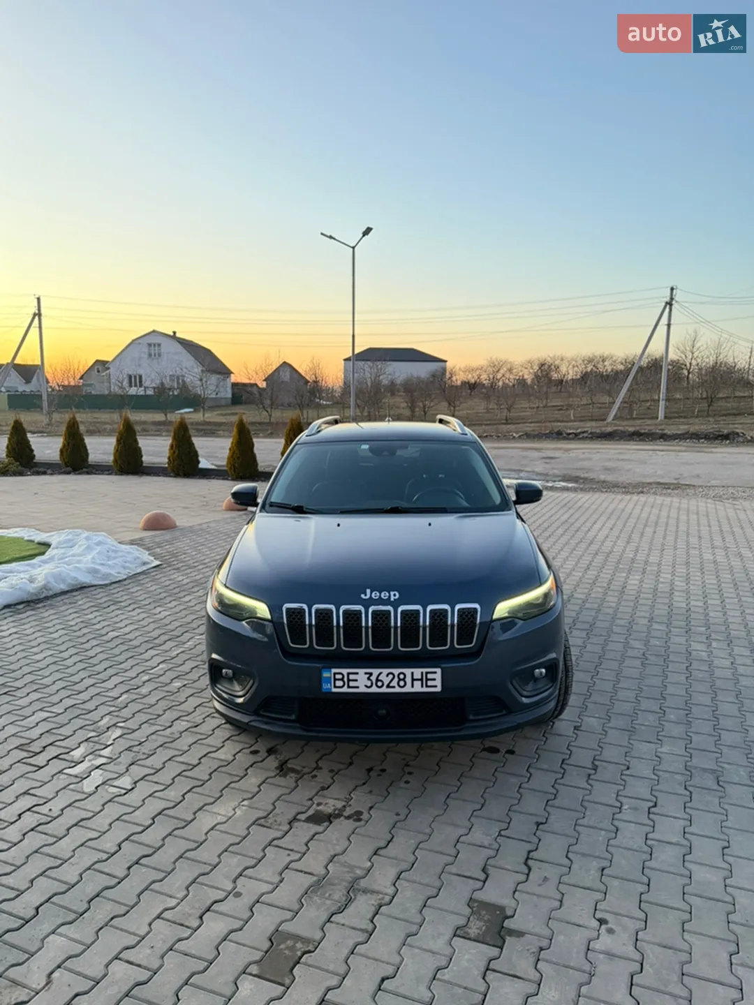 2020 Jeep Cherokee - мініатюра 3