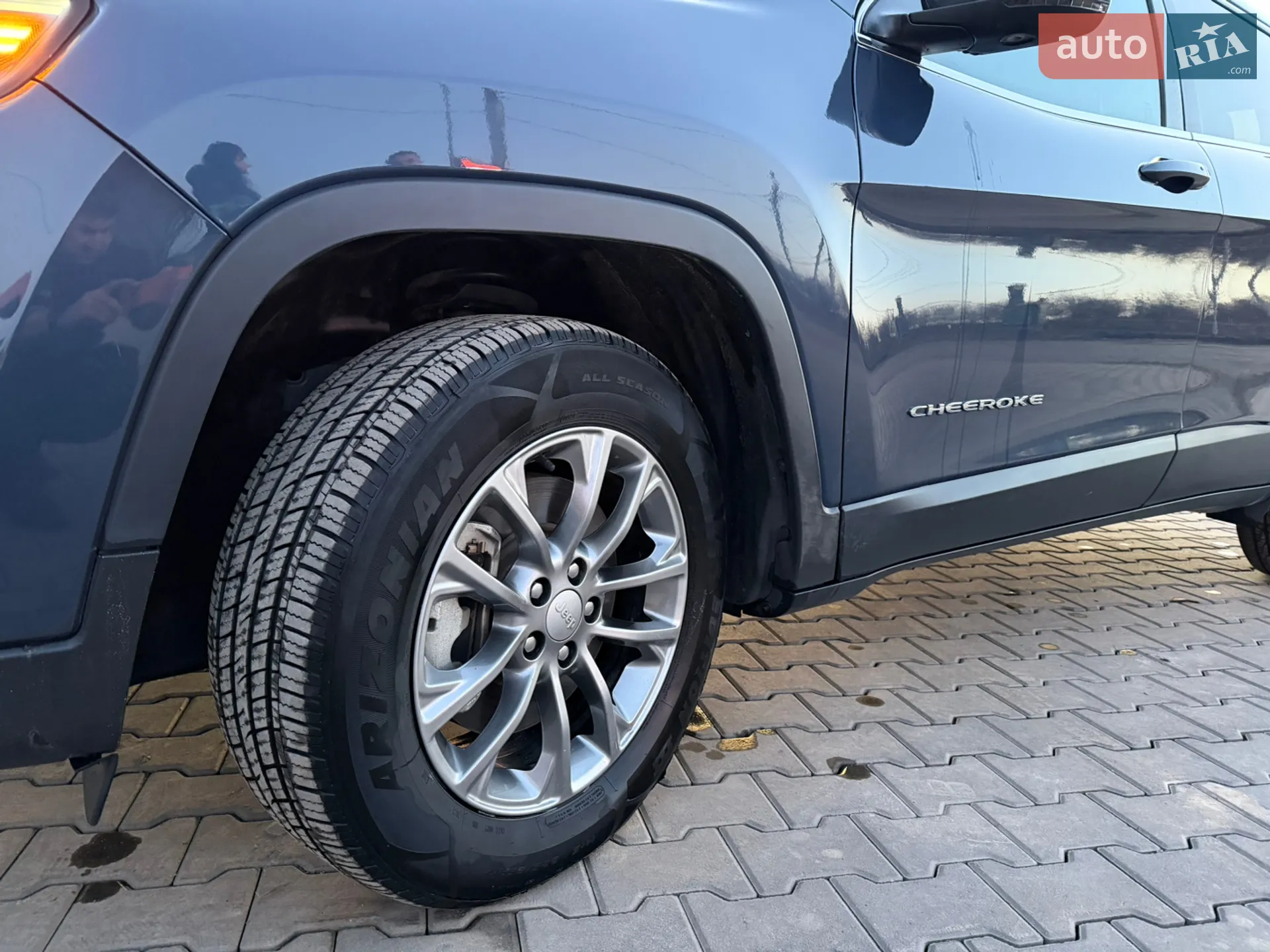 2020 Jeep Cherokee - мініатюра 8