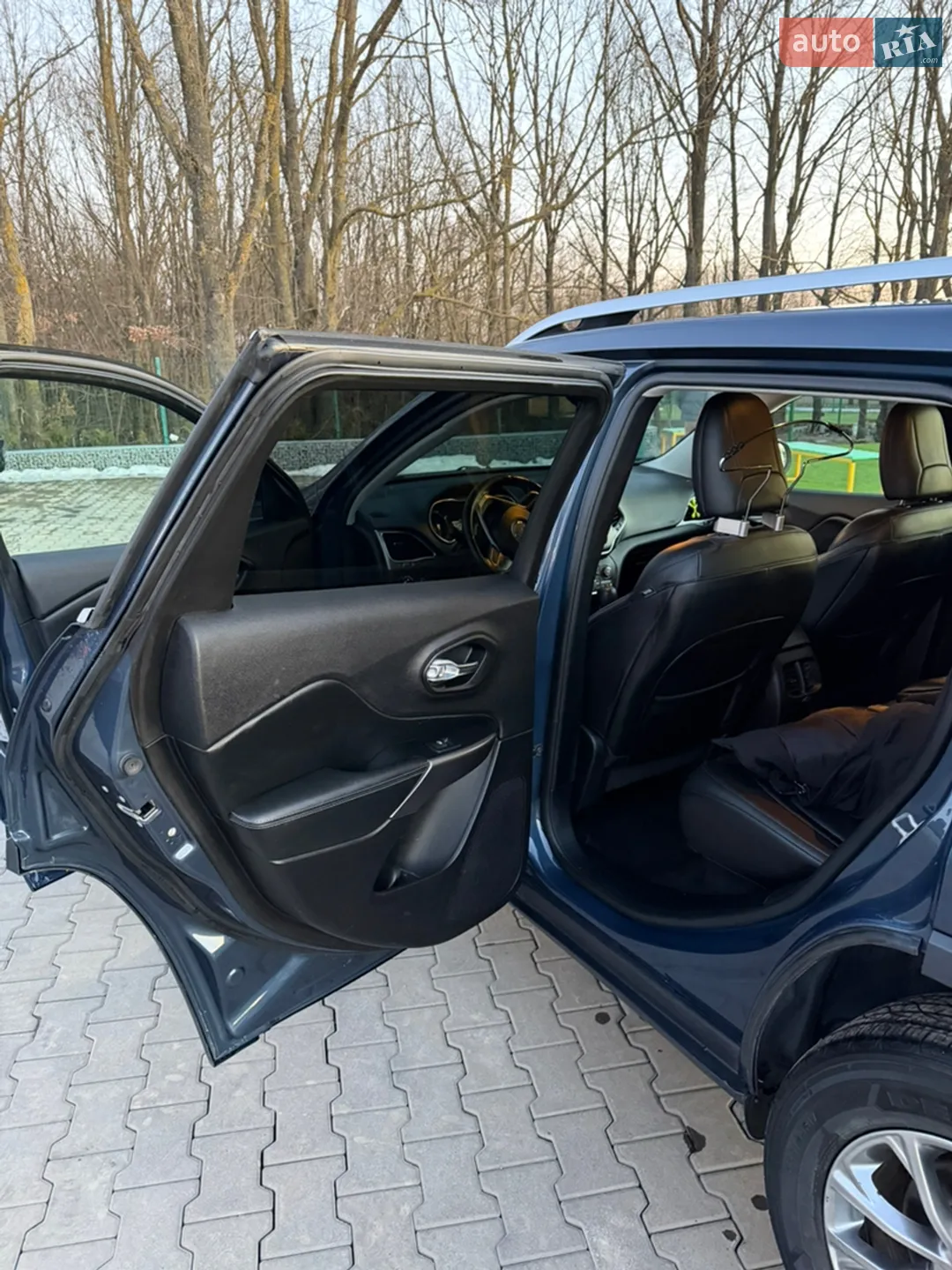 2020 Jeep Cherokee - мініатюра 13