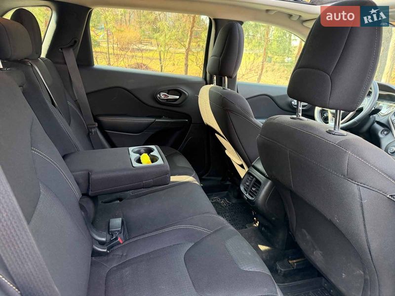Внедорожник / Кроссовер Jeep Cherokee 2015 в Киеве фото 23 Внедорожник / Кроссовер Jeep Cherokee 2015 в Киеве
