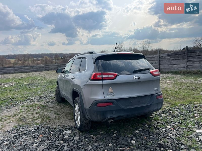 Внедорожник / Кроссовер Jeep Cherokee 2014 в Луцке