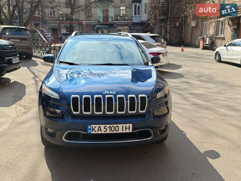 Внедорожник / Кроссовер Jeep Cherokee 2017 в Киеве