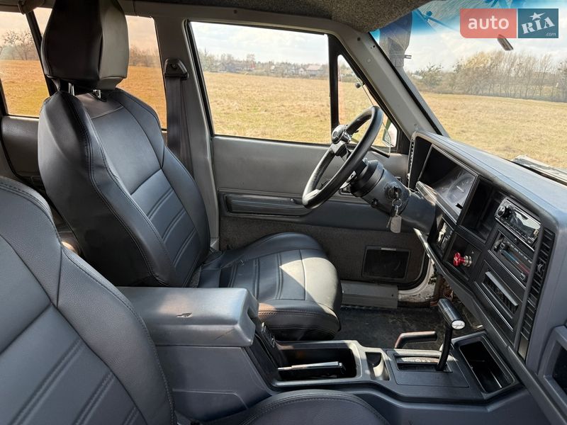 Внедорожник / Кроссовер Jeep Cherokee 1989 в Березному