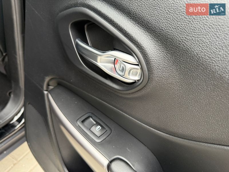 Внедорожник / Кроссовер Jeep Cherokee 2022 в Бердичеве