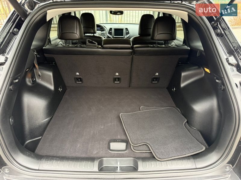 Внедорожник / Кроссовер Jeep Cherokee 2022 в Бердичеве