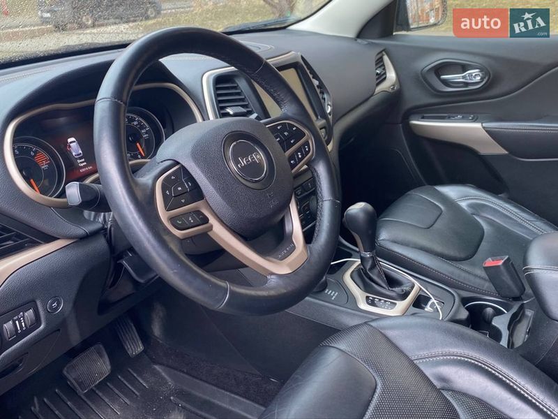 Внедорожник / Кроссовер Jeep Cherokee 2017 в Сумах