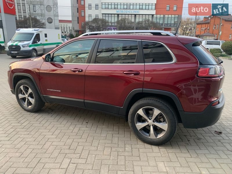 Внедорожник / Кроссовер Jeep Cherokee 2019 в Хмельницком