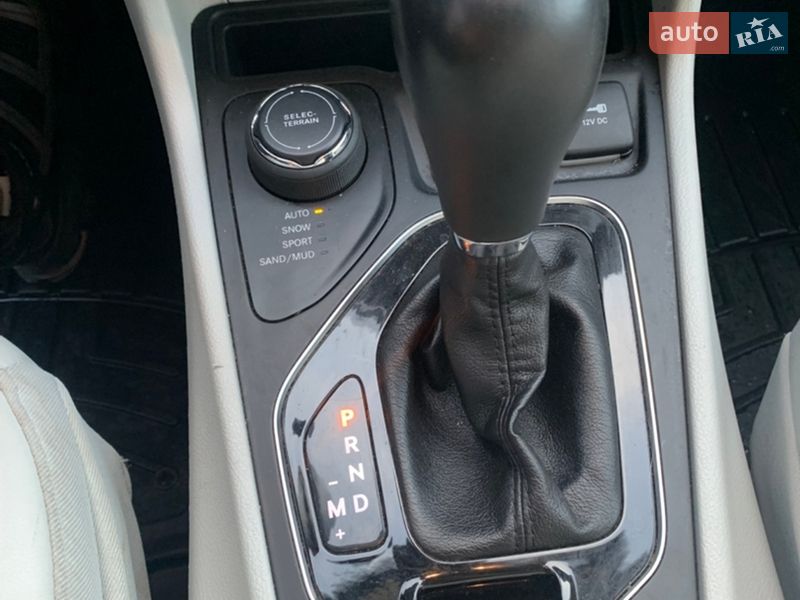 Внедорожник / Кроссовер Jeep Cherokee 2019 в Хмельницком