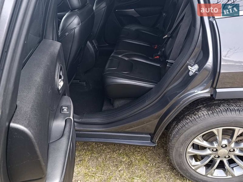 Внедорожник / Кроссовер Jeep Cherokee 2019 в Киеве