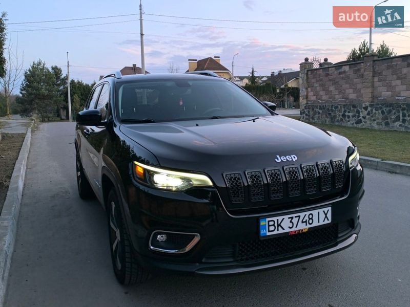 Позашляховик / Кросовер Jeep Cherokee 2020 в Рівному