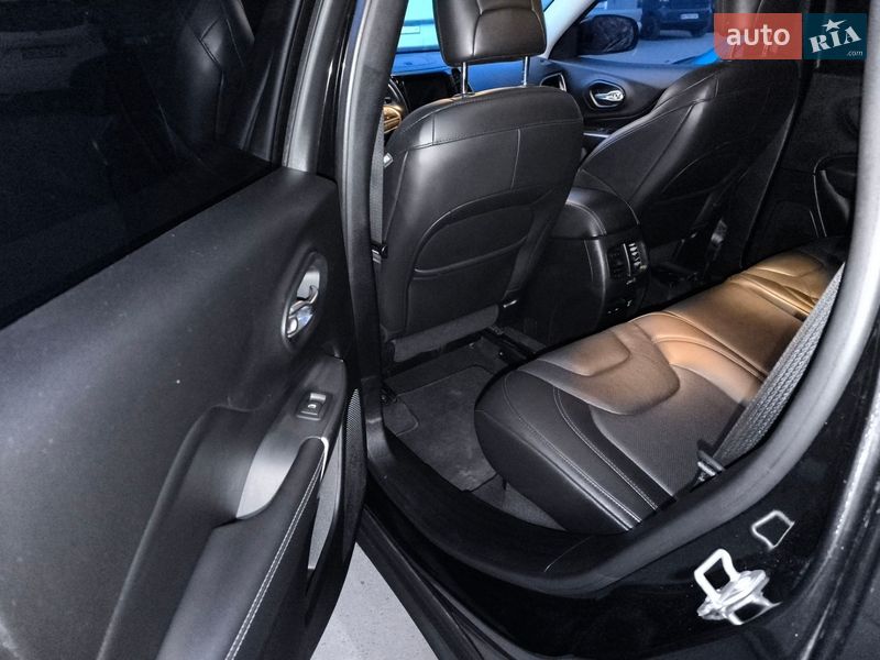 Позашляховик / Кросовер Jeep Cherokee 2020 в Рівному