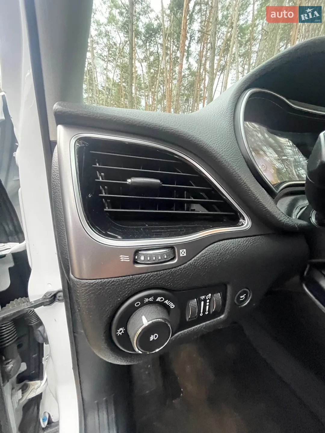 2019 Jeep Cherokee - мініатюра 49