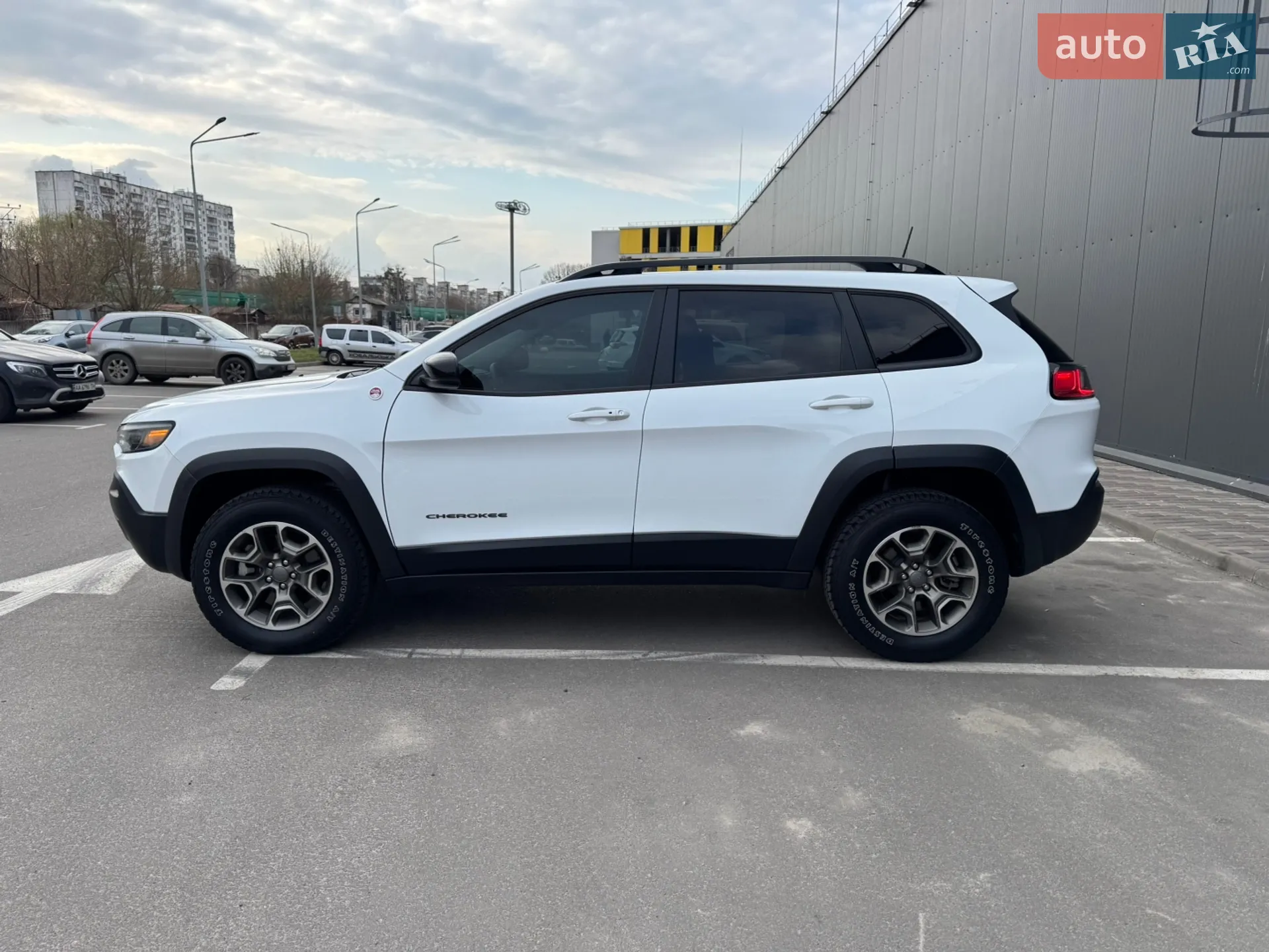 2022 Jeep Cherokee - мініатюра 22