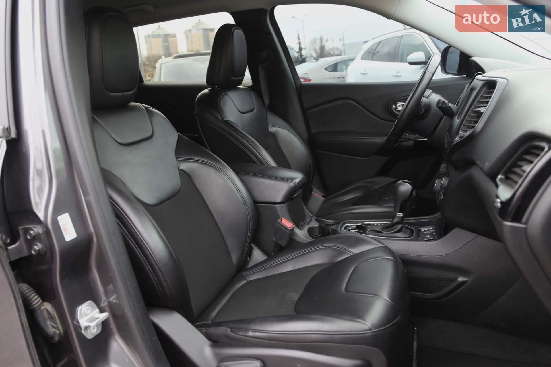 2019 Jeep Cherokee - мініатюра 12