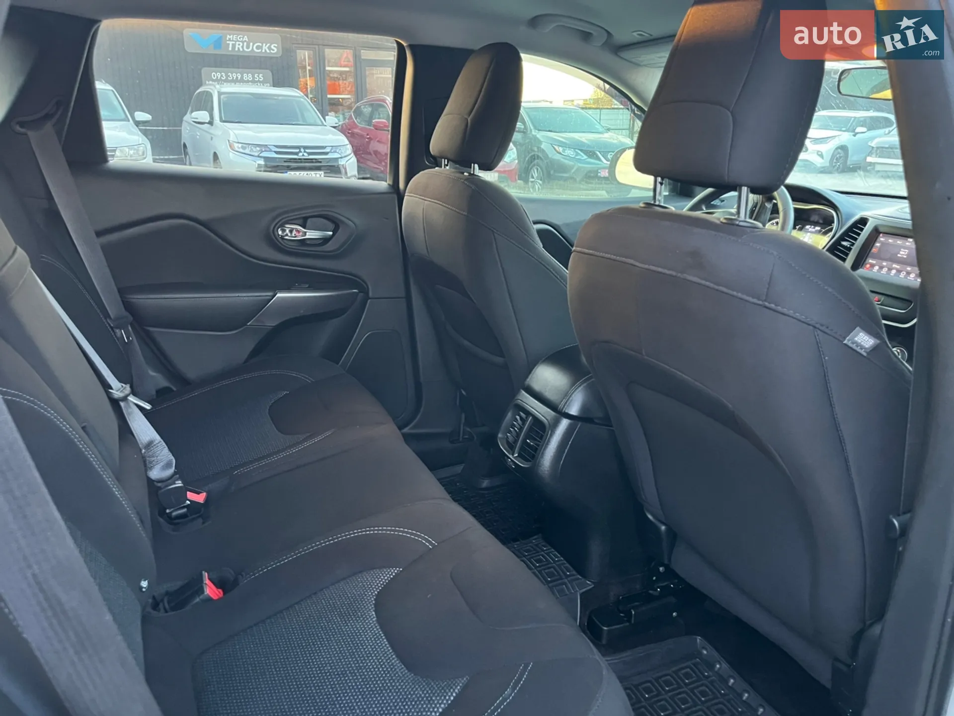 2018 Jeep Cherokee - мініатюра 14