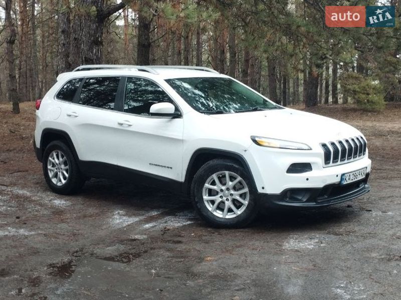 Внедорожник / Кроссовер Jeep Cherokee 2015 в Кривом Роге