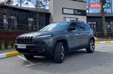 Позашляховик / Кросовер Jeep Cherokee 2014 в Бучі