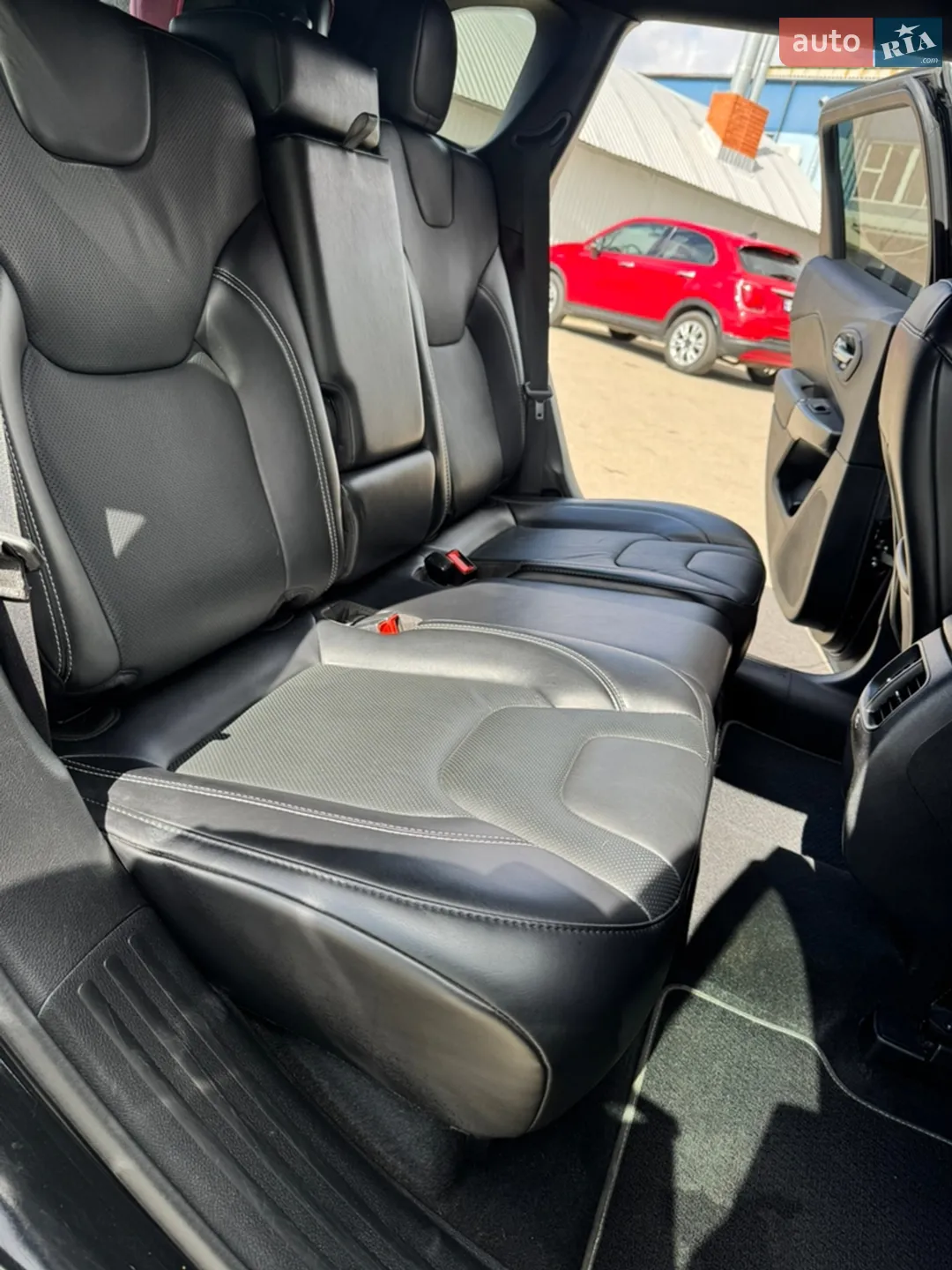 2020 Jeep Cherokee - мініатюра 13
