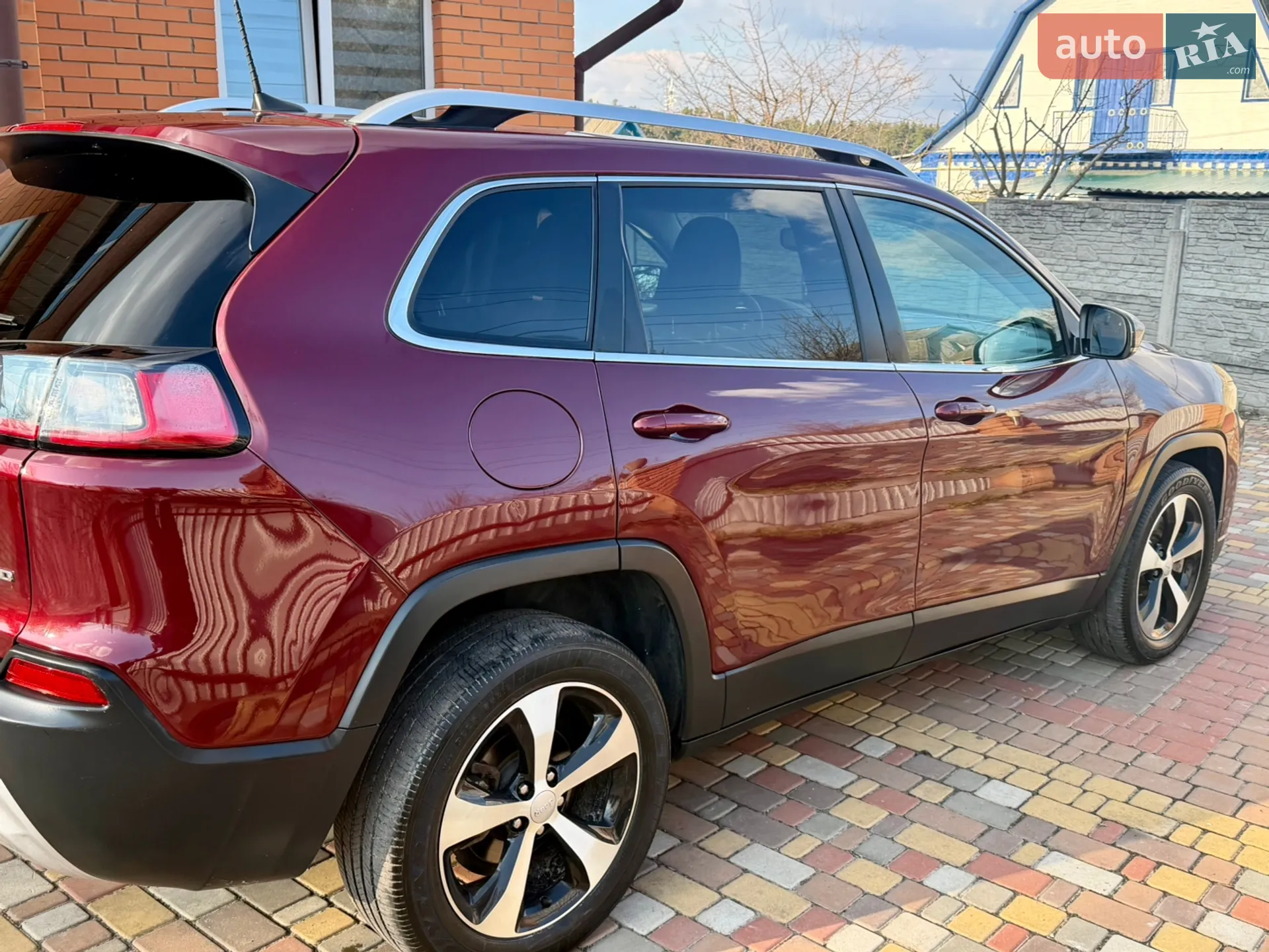 2019 Jeep Cherokee - мініатюра 16