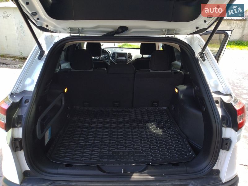 Позашляховик / Кросовер Jeep Cherokee 2014 в Чернігові фото 10 Позашляховик / Кросовер Jeep Cherokee 2014 в Чернігові