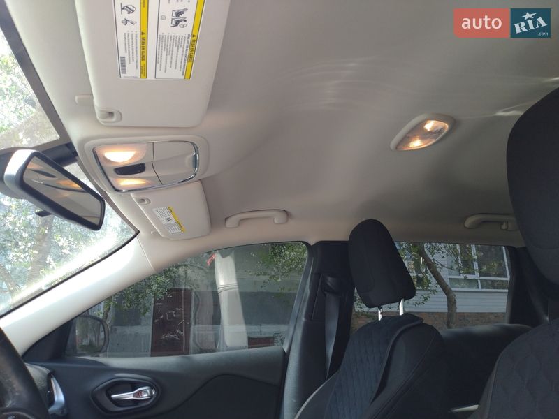 Позашляховик / Кросовер Jeep Cherokee 2014 в Чернігові фото 13 Позашляховик / Кросовер Jeep Cherokee 2014 в Чернігові