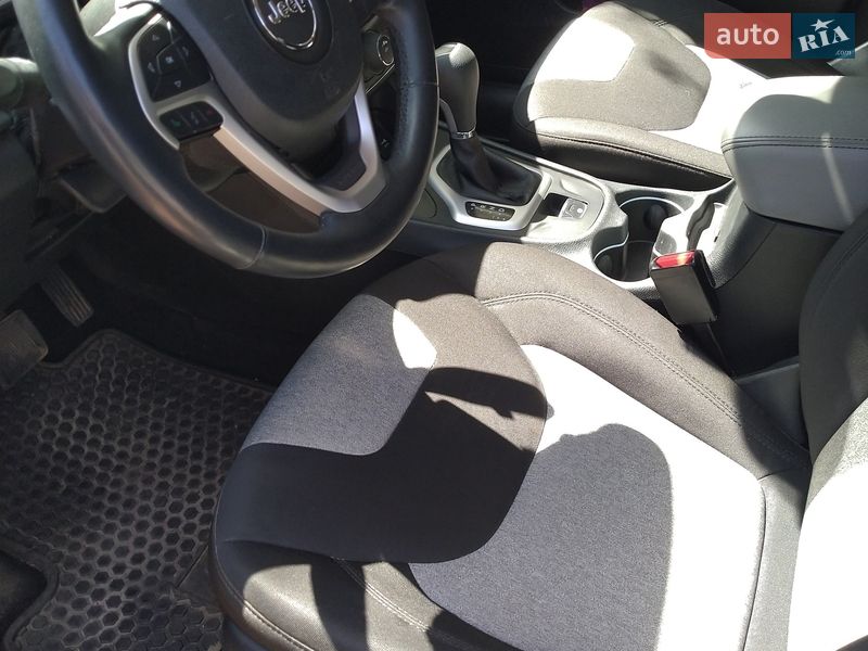 Позашляховик / Кросовер Jeep Cherokee 2014 в Чернігові фото 18 Позашляховик / Кросовер Jeep Cherokee 2014 в Чернігові