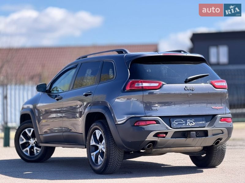Внедорожник / Кроссовер Jeep Cherokee 2017 в Киеве