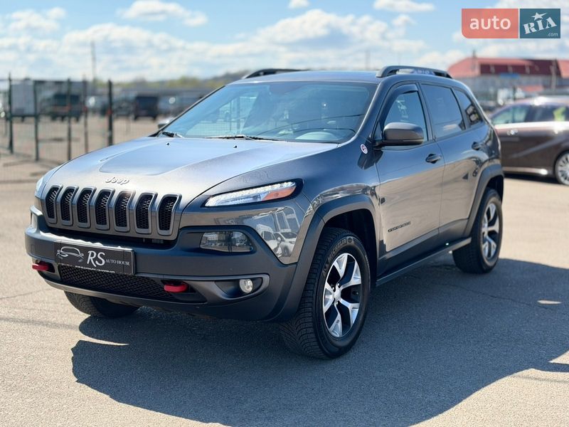 Внедорожник / Кроссовер Jeep Cherokee 2017 в Киеве