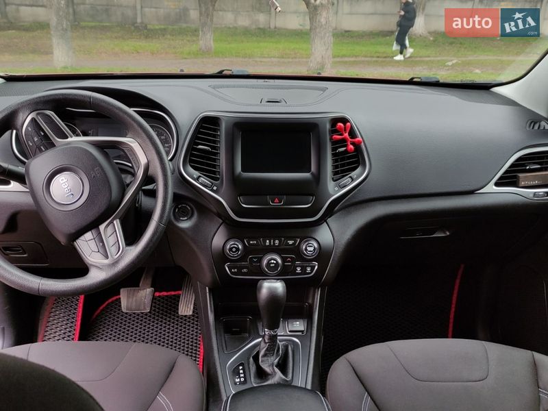 Внедорожник / Кроссовер Jeep Cherokee 2018 в Кременчуге фото 15 Внедорожник / Кроссовер Jeep Cherokee 2018 в Кременчуге
