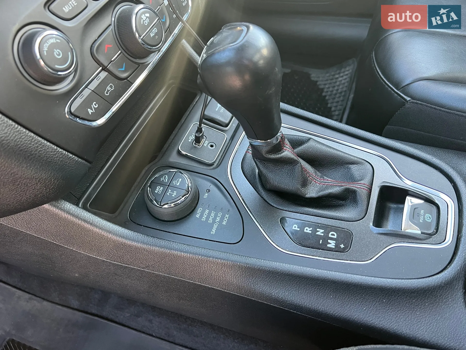 2022 Jeep Cherokee - мініатюра 57