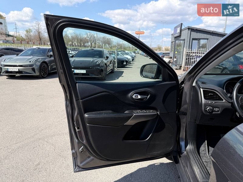 Внедорожник / Кроссовер Jeep Cherokee 2018 в Кривом Роге фото 37 Внедорожник / Кроссовер Jeep Cherokee 2018 в Кривом Роге