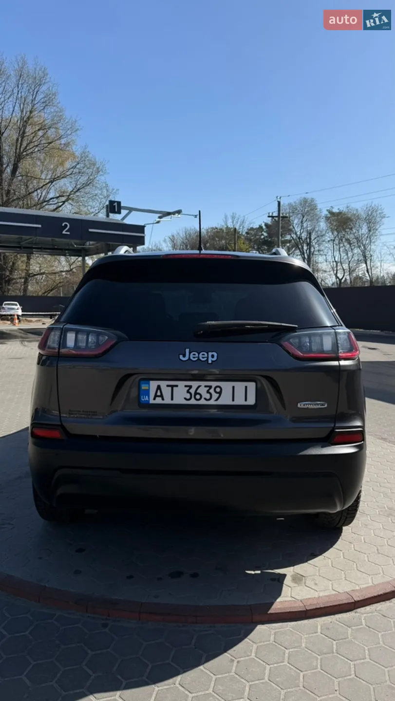 2020 Jeep Cherokee - мініатюра 3