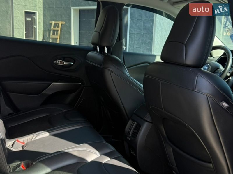 Позашляховик / Кросовер Jeep Cherokee 2020 в Києві