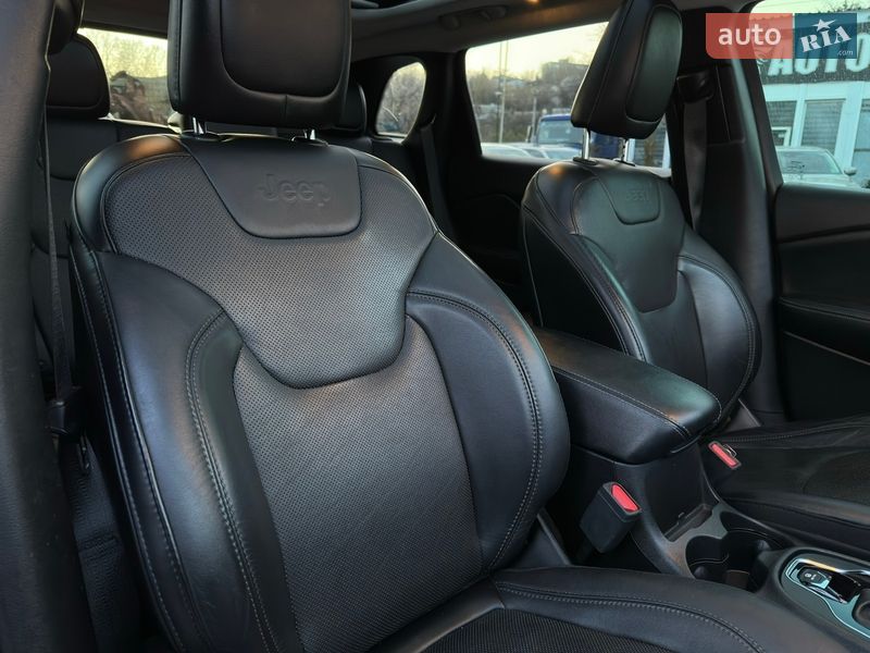 Внедорожник / Кроссовер Jeep Cherokee 2018 в Харькове