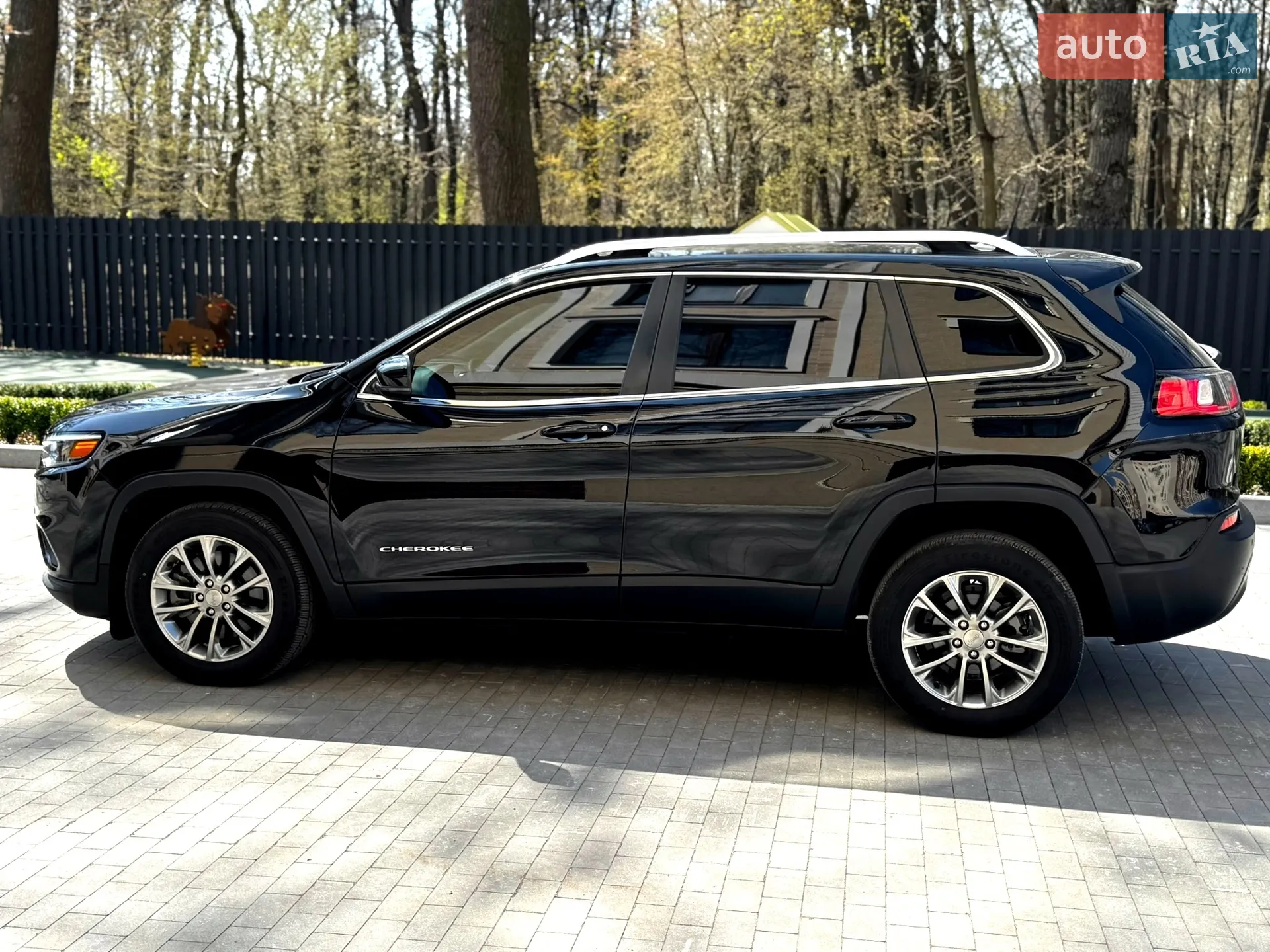 2019 Jeep Cherokee - мініатюра 8