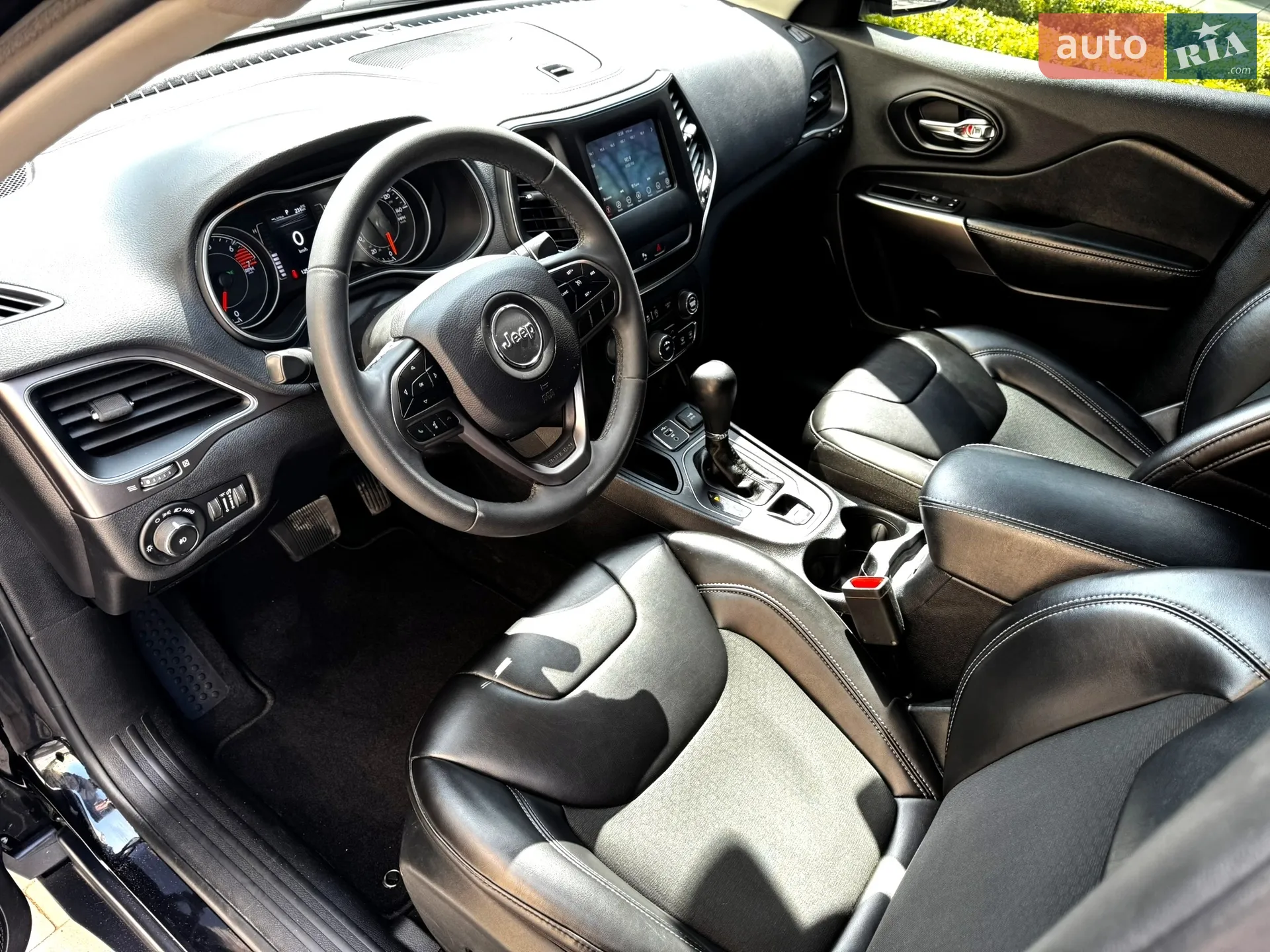 2019 Jeep Cherokee - мініатюра 15
