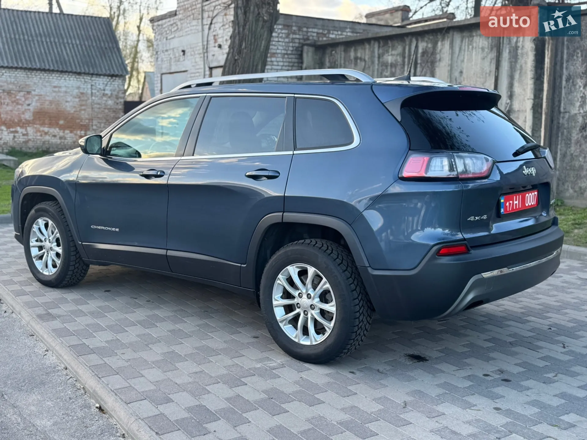 2019 Jeep Cherokee - мініатюра 13