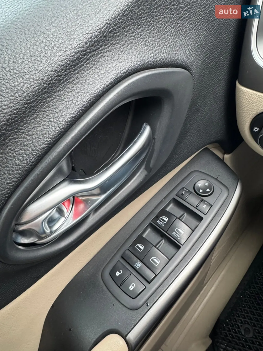 2019 Jeep Cherokee - мініатюра 24