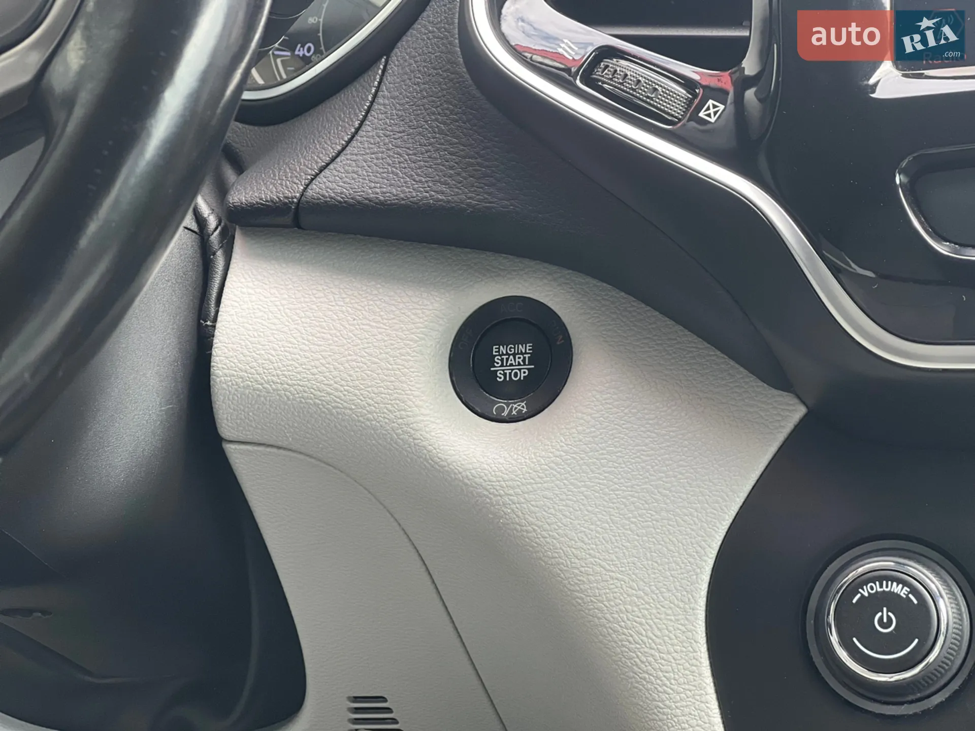 2019 Jeep Cherokee - мініатюра 42