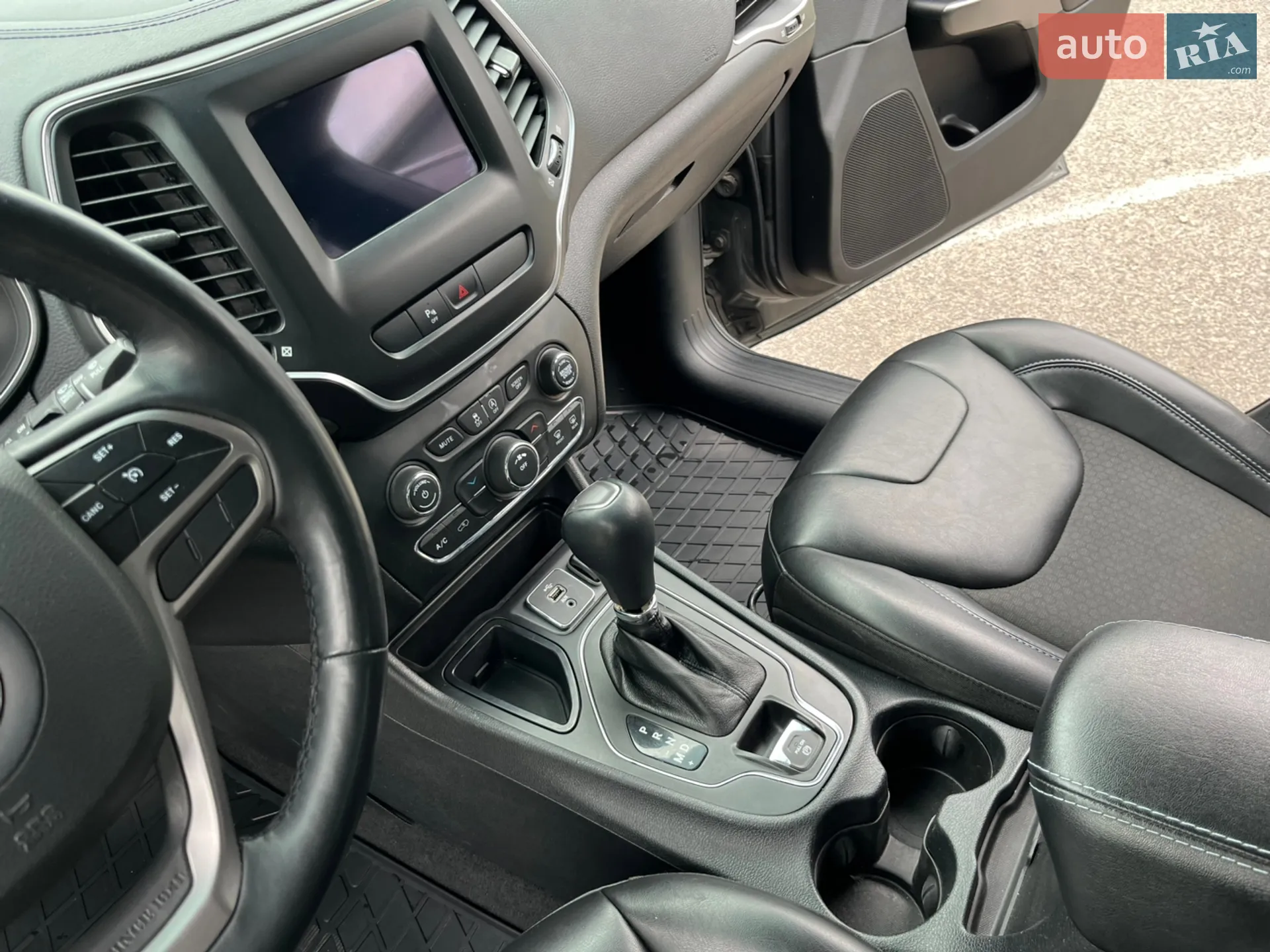 2019 Jeep Cherokee - мініатюра 16