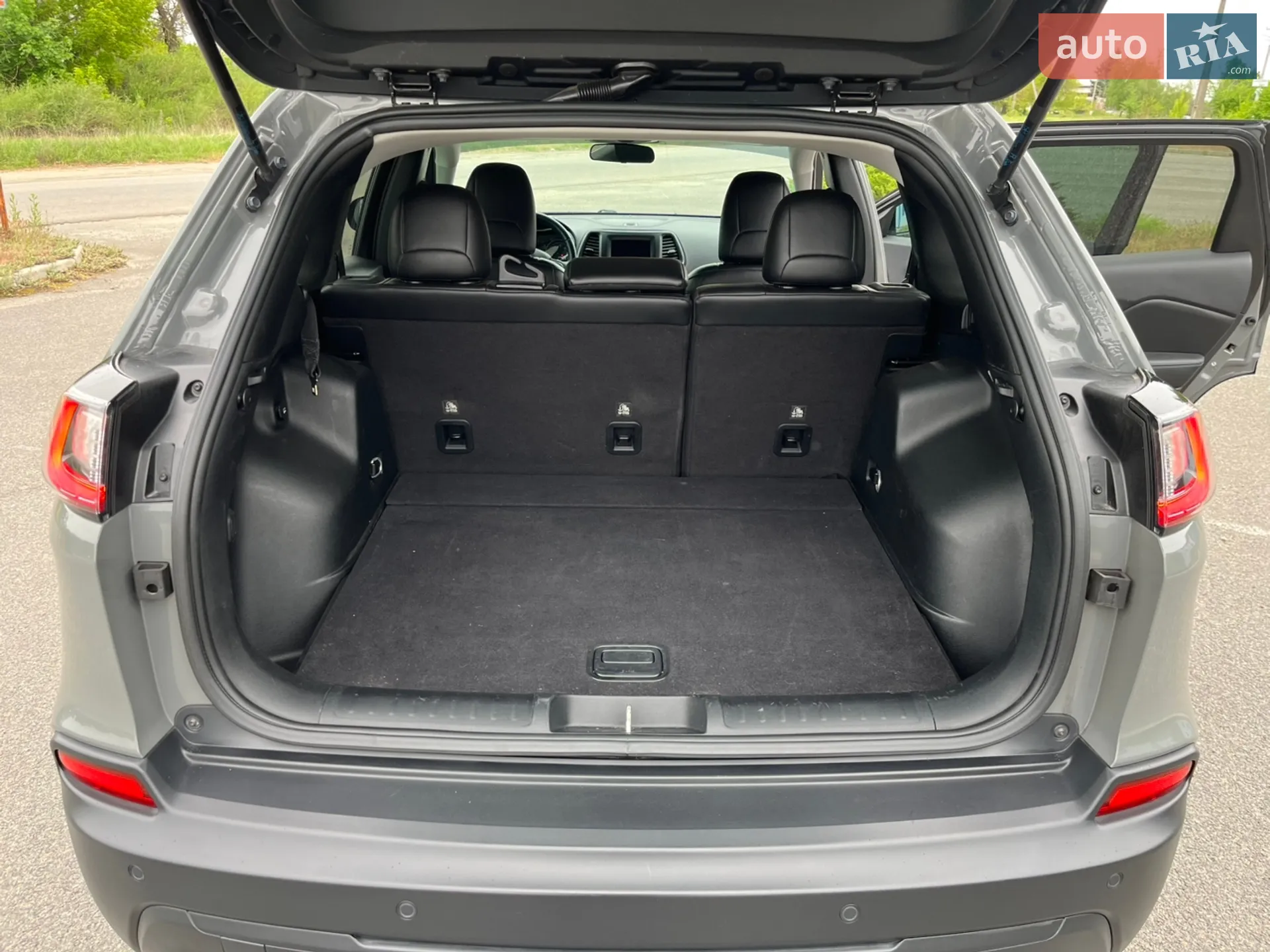 2019 Jeep Cherokee - мініатюра 22